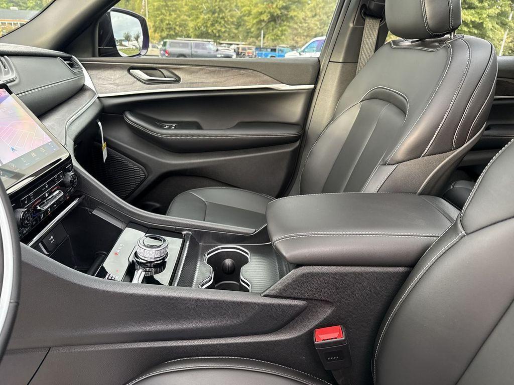 new 2025 Jeep Grand Cherokee car, priced at $45,583