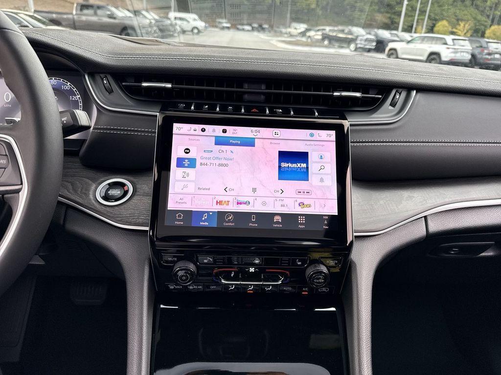 new 2025 Jeep Grand Cherokee car, priced at $45,583