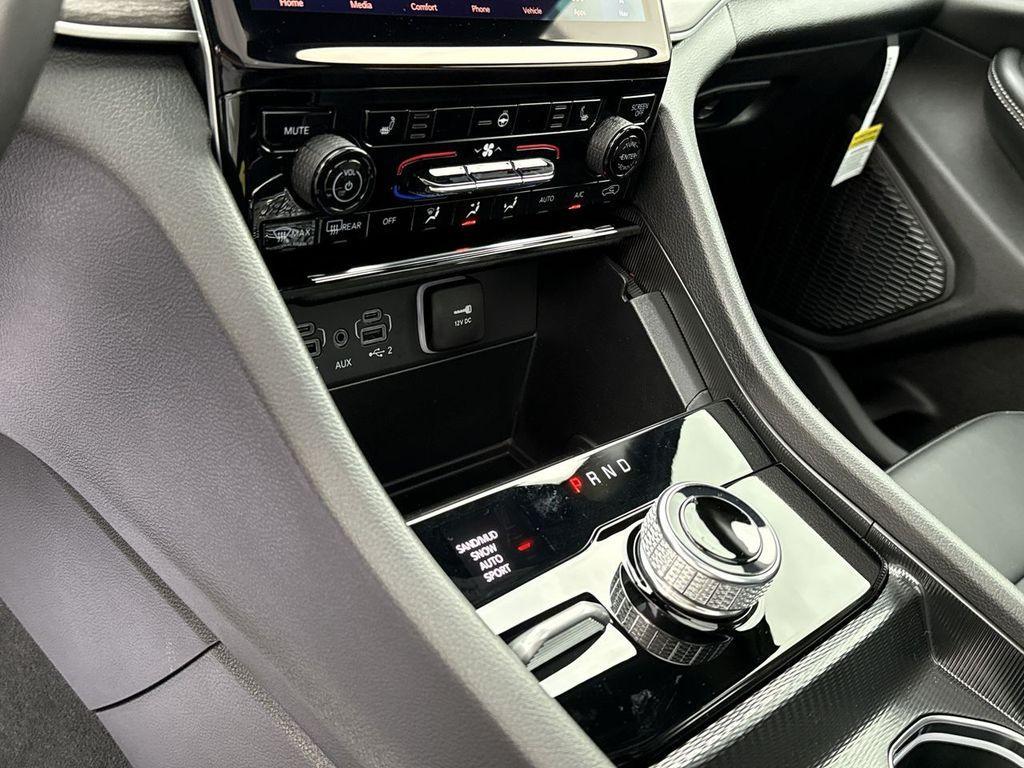 new 2025 Jeep Grand Cherokee car, priced at $45,583