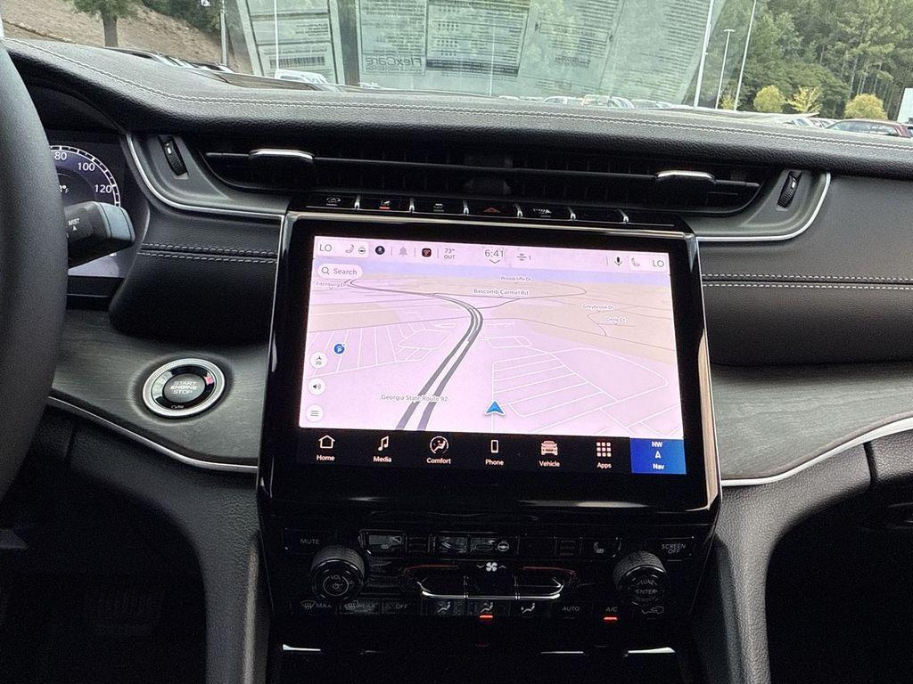 new 2025 Jeep Grand Cherokee car, priced at $45,583