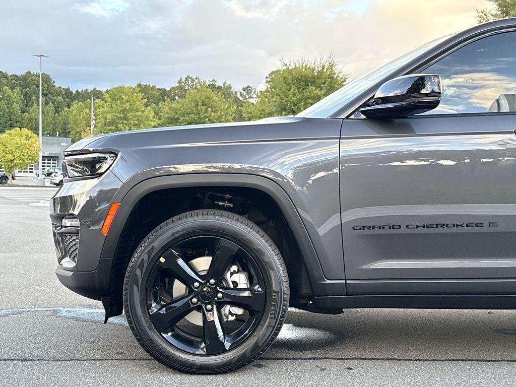 new 2025 Jeep Grand Cherokee car, priced at $45,583