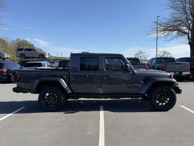 new 2025 Jeep Gladiator car, priced at $40,435