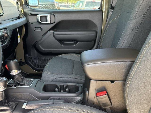 new 2025 Jeep Gladiator car, priced at $39,435