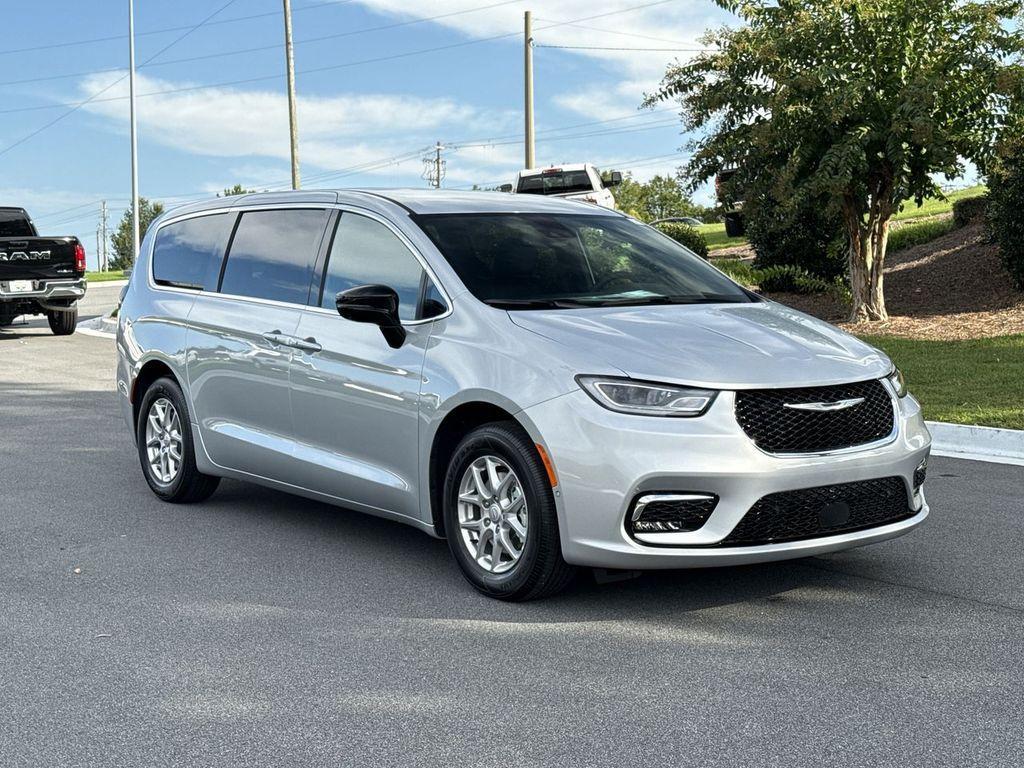 new 2026 Chrysler Pacifica car, priced at $42,579