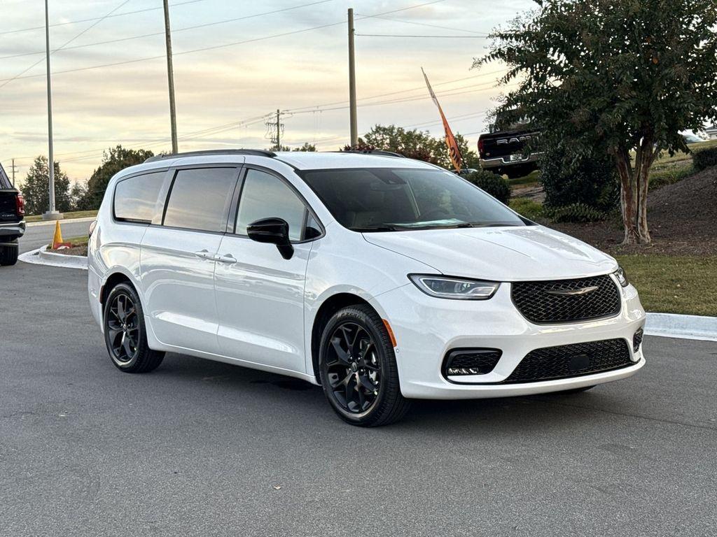 new 2026 Chrysler Pacifica car, priced at $45,036