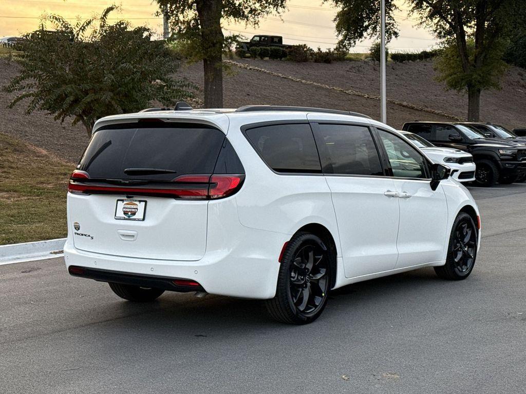 new 2026 Chrysler Pacifica car, priced at $45,036