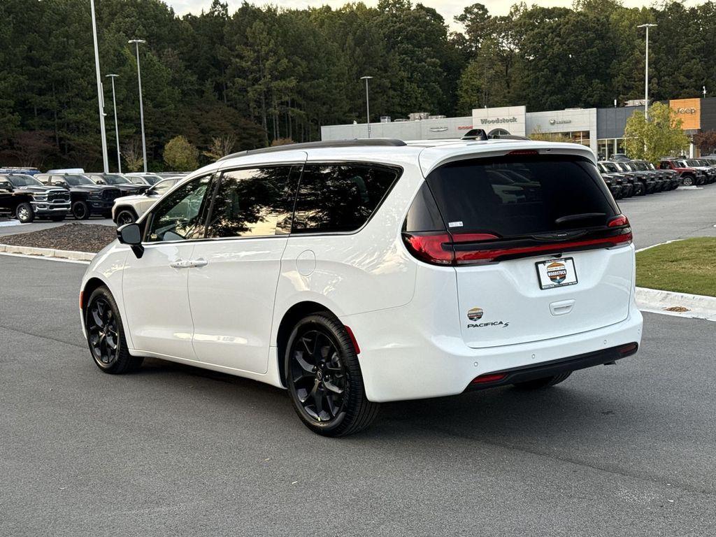 new 2026 Chrysler Pacifica car, priced at $45,036