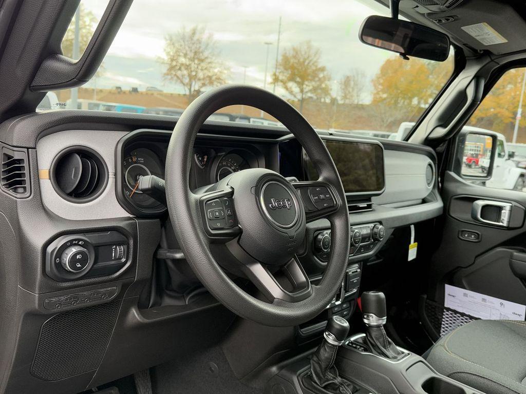 new 2025 Jeep Gladiator car, priced at $40,540