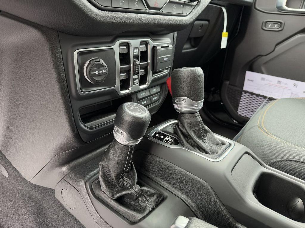 new 2025 Jeep Gladiator car, priced at $40,540