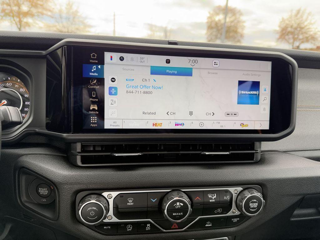 new 2025 Jeep Gladiator car, priced at $40,540