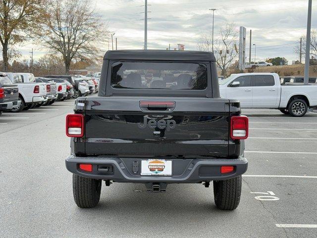 new 2025 Jeep Gladiator car, priced at $39,880