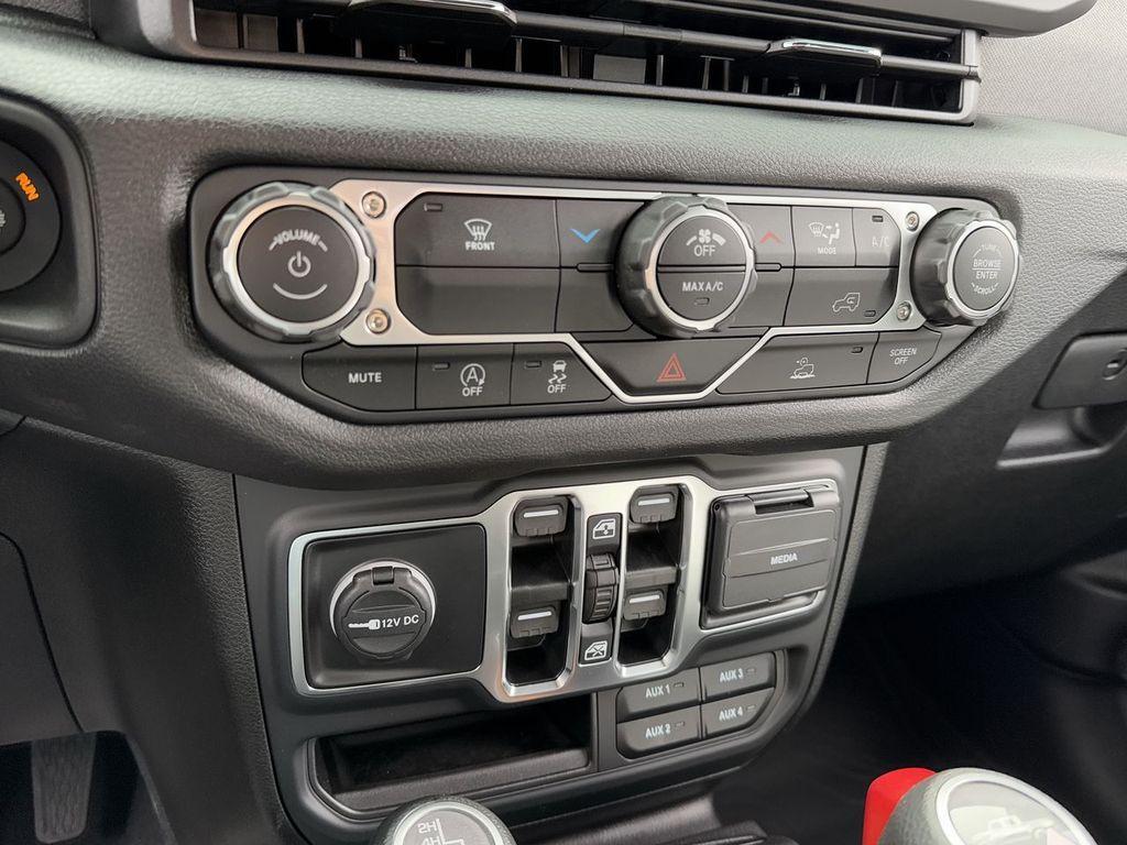 new 2025 Jeep Gladiator car, priced at $40,540