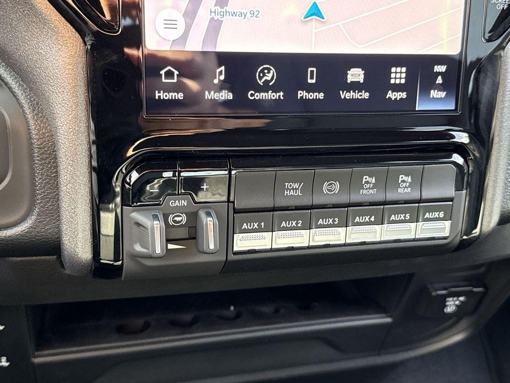 new 2025 Ram 2500 car, priced at $64,922
