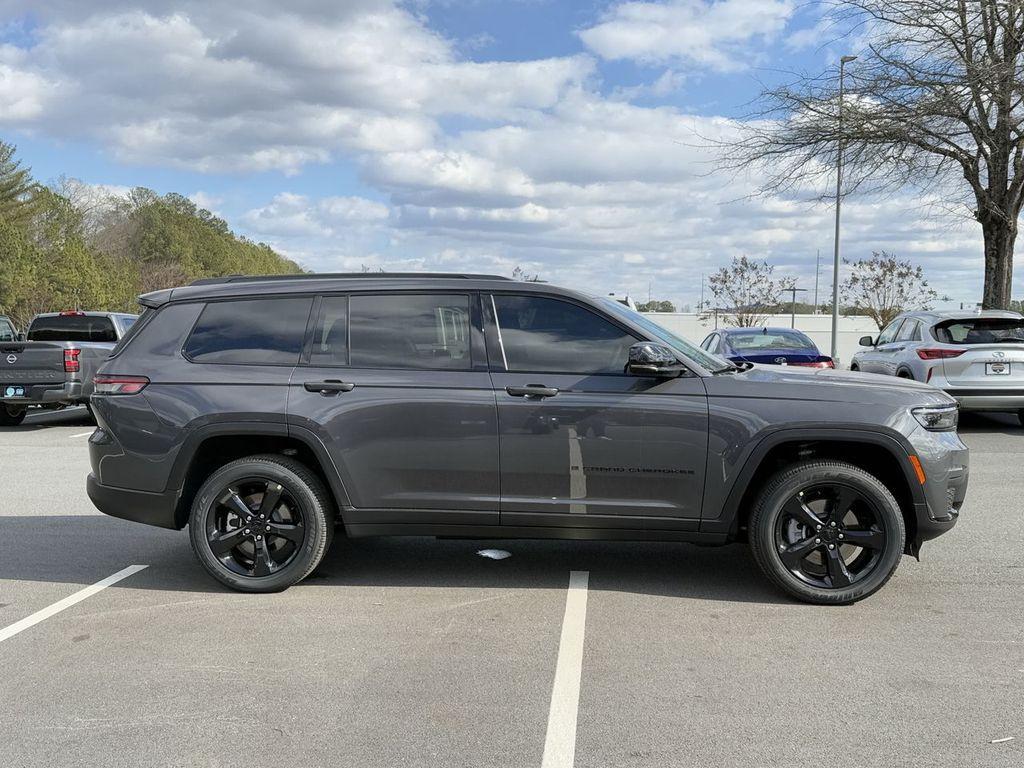 new 2025 Jeep Grand Cherokee L car, priced at $40,220