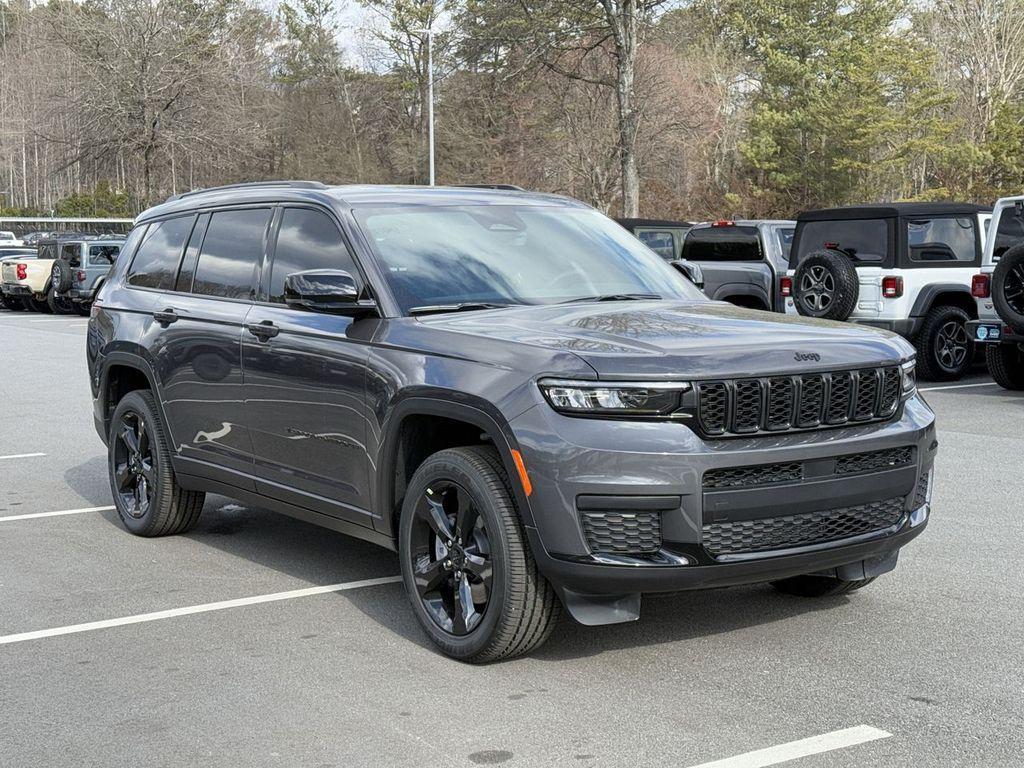 new 2025 Jeep Grand Cherokee L car, priced at $40,220