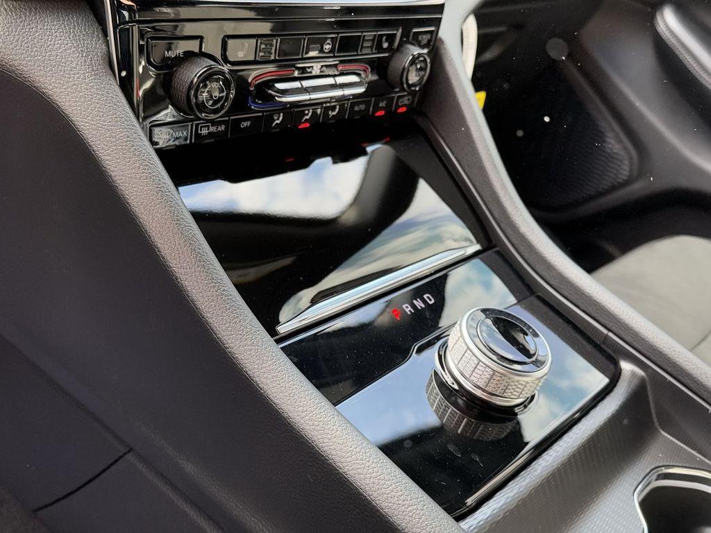 new 2025 Jeep Grand Cherokee L car, priced at $40,220