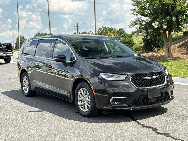 used 2023 Chrysler Pacifica car, priced at $23,680