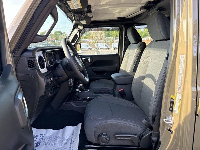 new 2025 Jeep Gladiator car, priced at $40,280