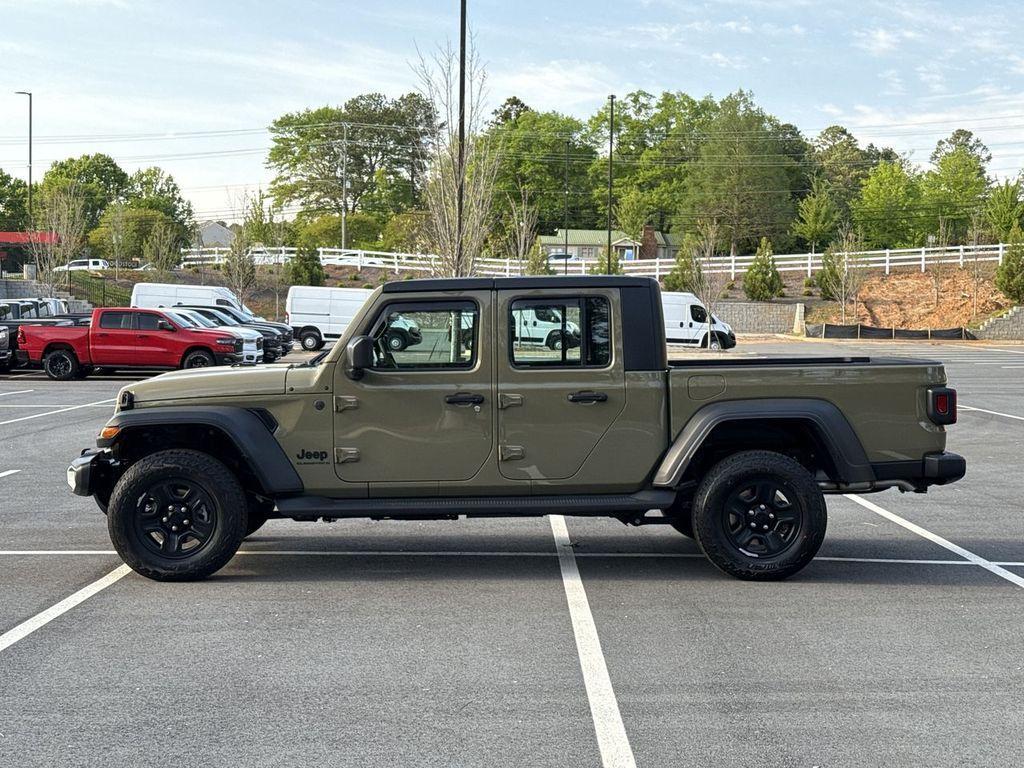 new 2025 Jeep Gladiator car, priced at $41,338