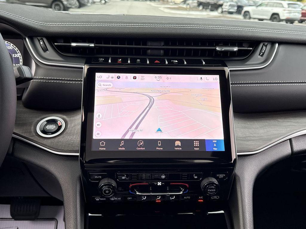 new 2025 Jeep Grand Cherokee car, priced at $45,583