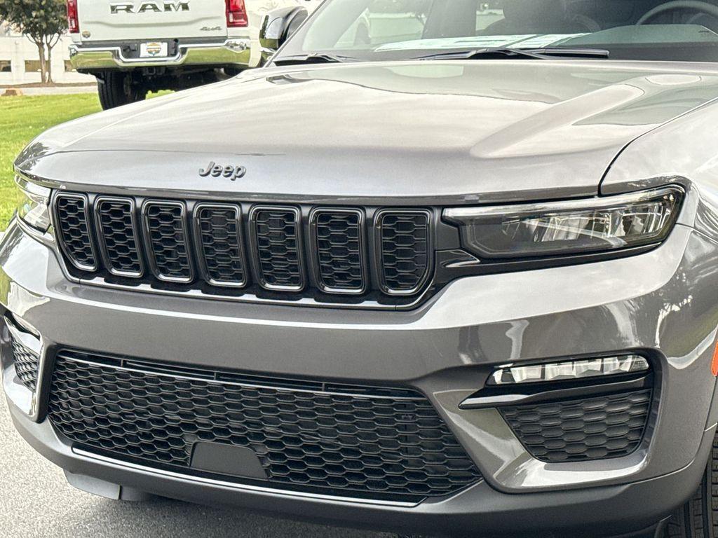 new 2025 Jeep Grand Cherokee car, priced at $45,583