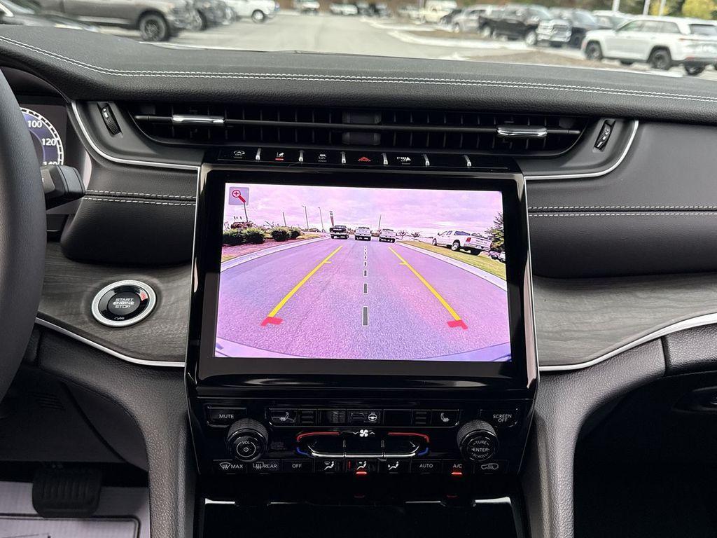 new 2025 Jeep Grand Cherokee car, priced at $45,583