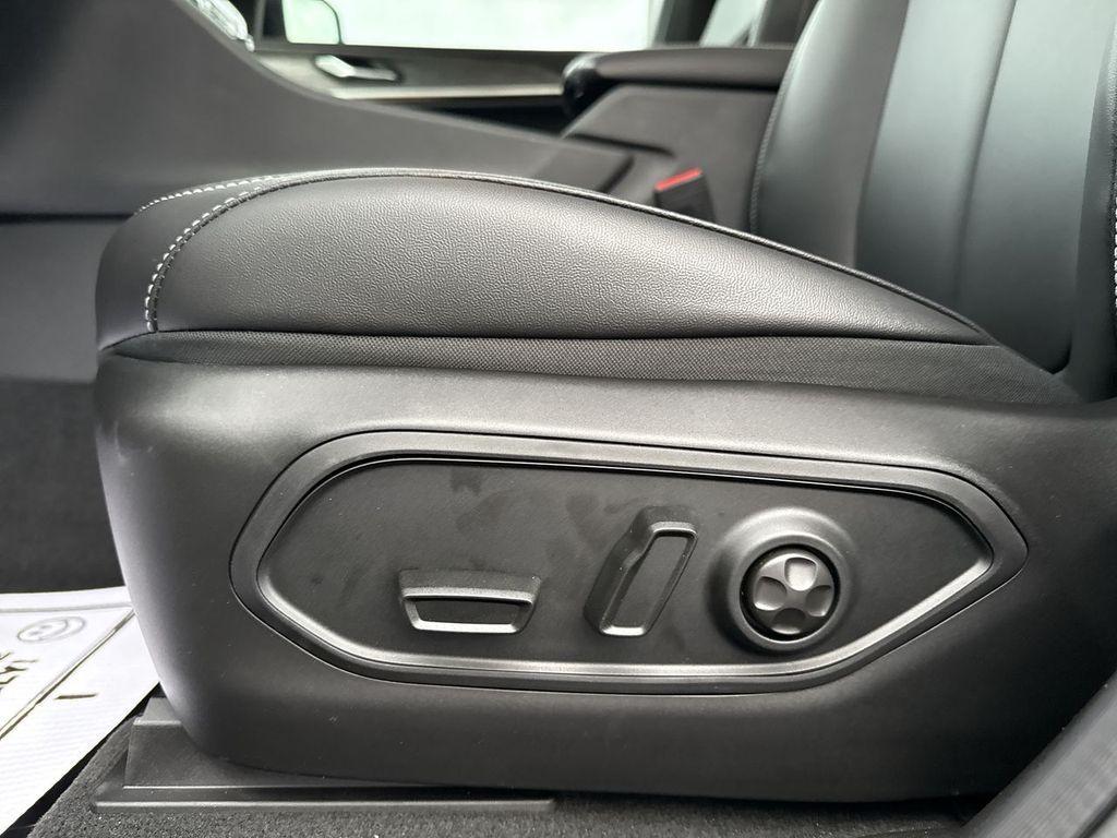 new 2025 Jeep Grand Cherokee car, priced at $45,583