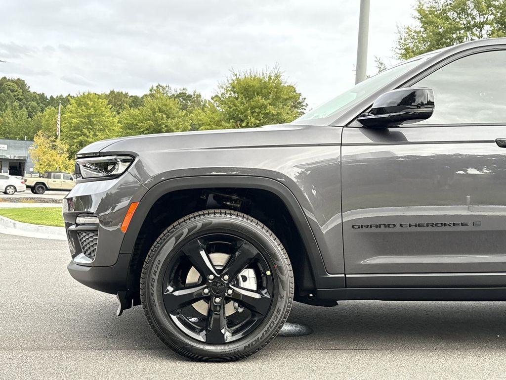 new 2025 Jeep Grand Cherokee car, priced at $45,583