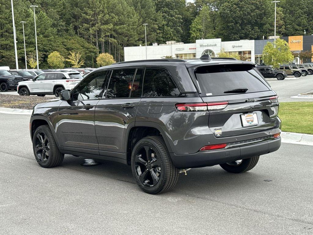 new 2025 Jeep Grand Cherokee car, priced at $45,583