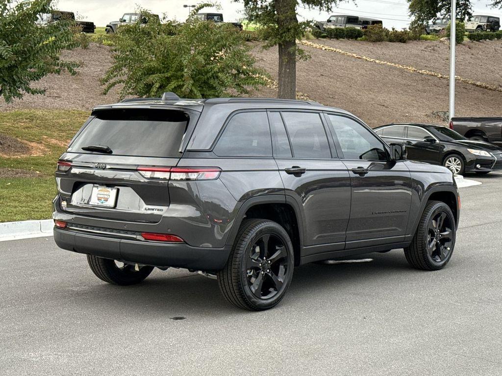 new 2025 Jeep Grand Cherokee car, priced at $45,583