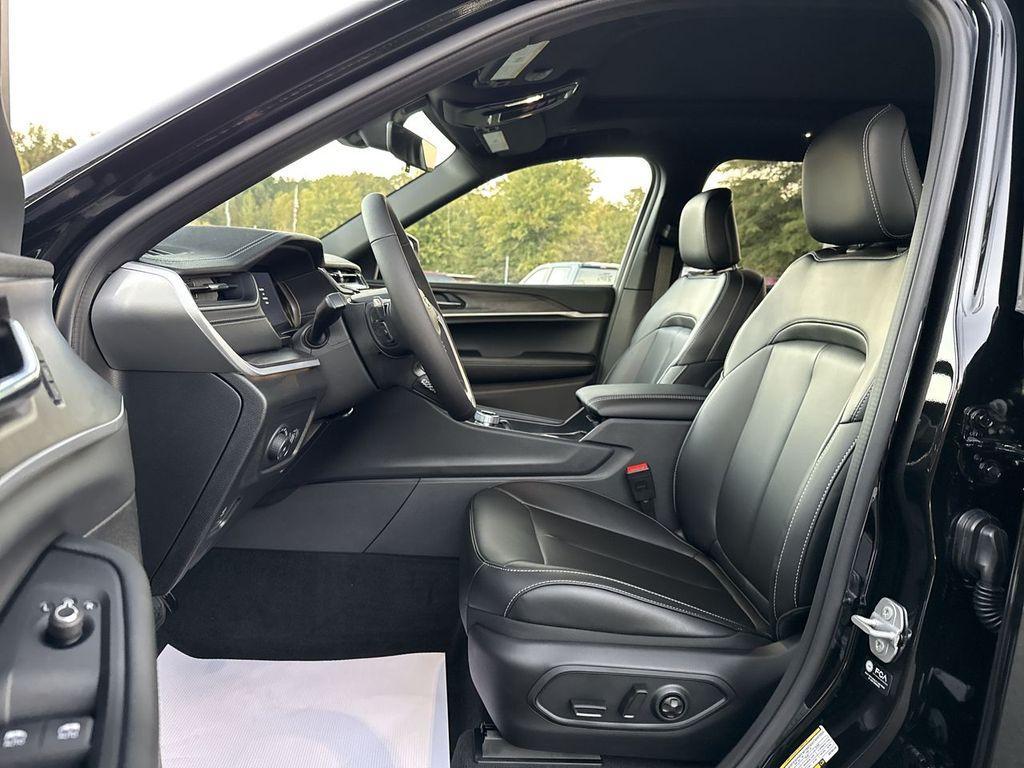 new 2025 Jeep Grand Cherokee L car, priced at $47,282