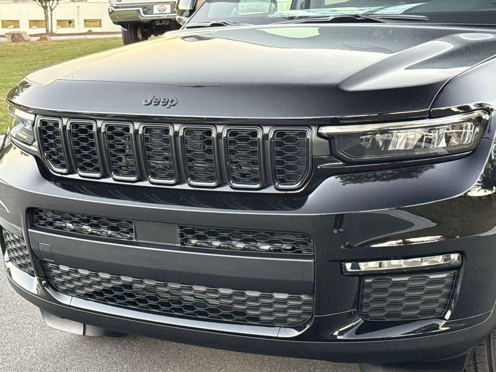 new 2025 Jeep Grand Cherokee L car, priced at $47,282