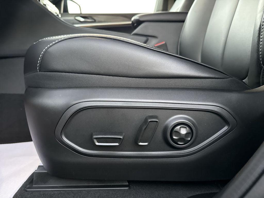 new 2025 Jeep Grand Cherokee L car, priced at $47,282