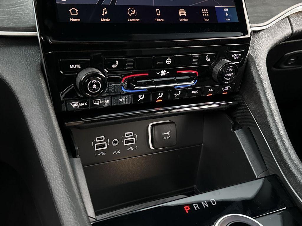 new 2025 Jeep Grand Cherokee L car, priced at $47,282