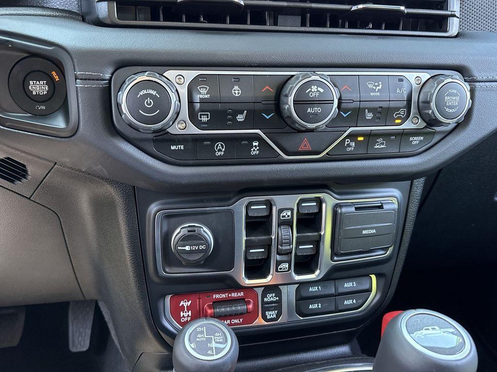 new 2025 Jeep Gladiator car, priced at $57,412