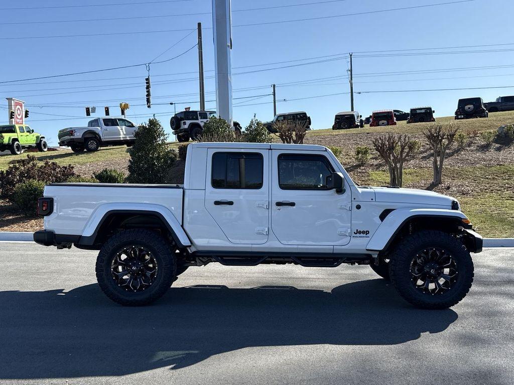 new 2025 Jeep Gladiator car, priced at $51,497