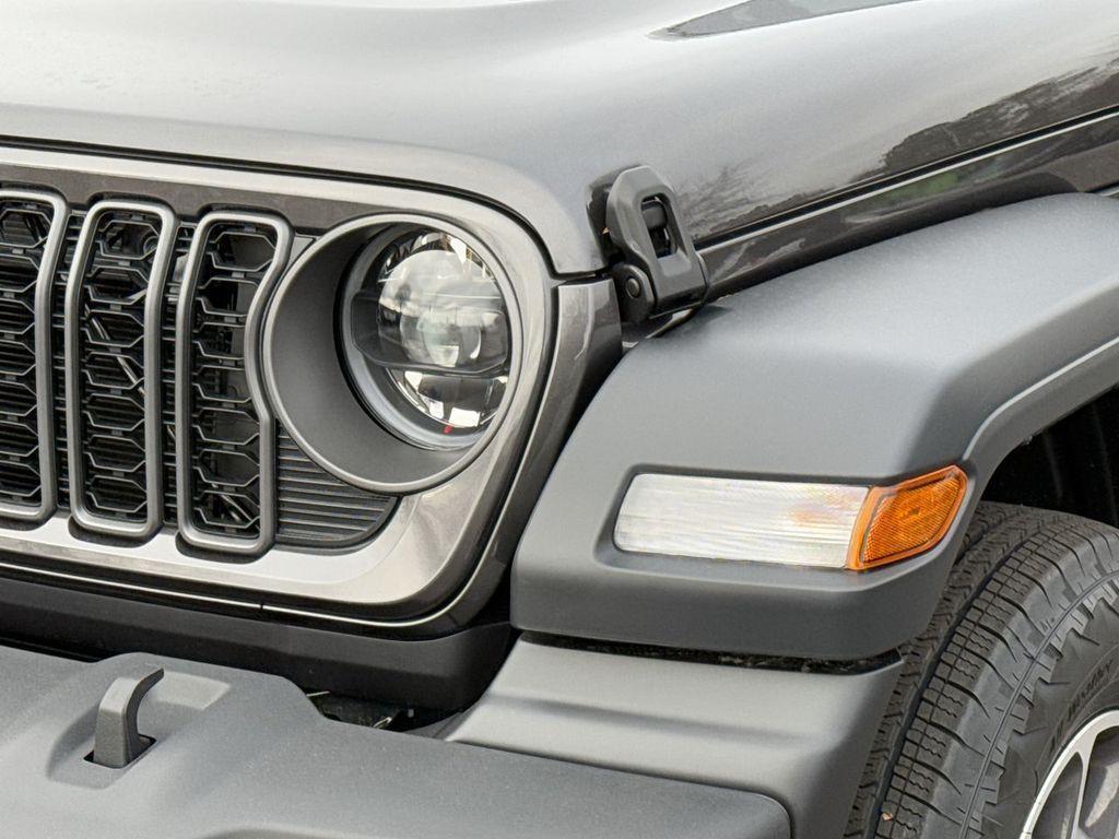new 2025 Jeep Wrangler car, priced at $46,477