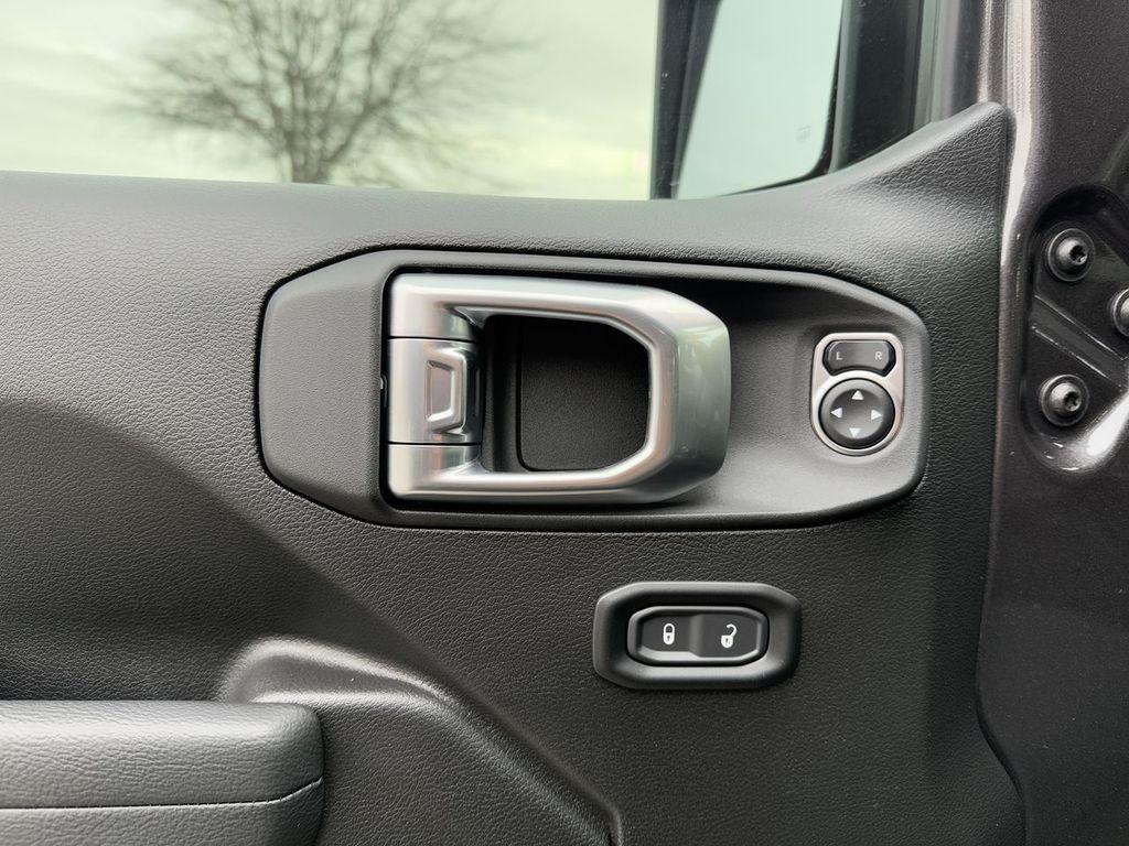 new 2025 Jeep Wrangler car, priced at $46,477