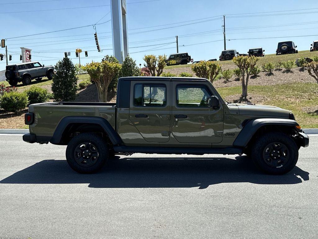 new 2025 Jeep Gladiator car, priced at $41,389