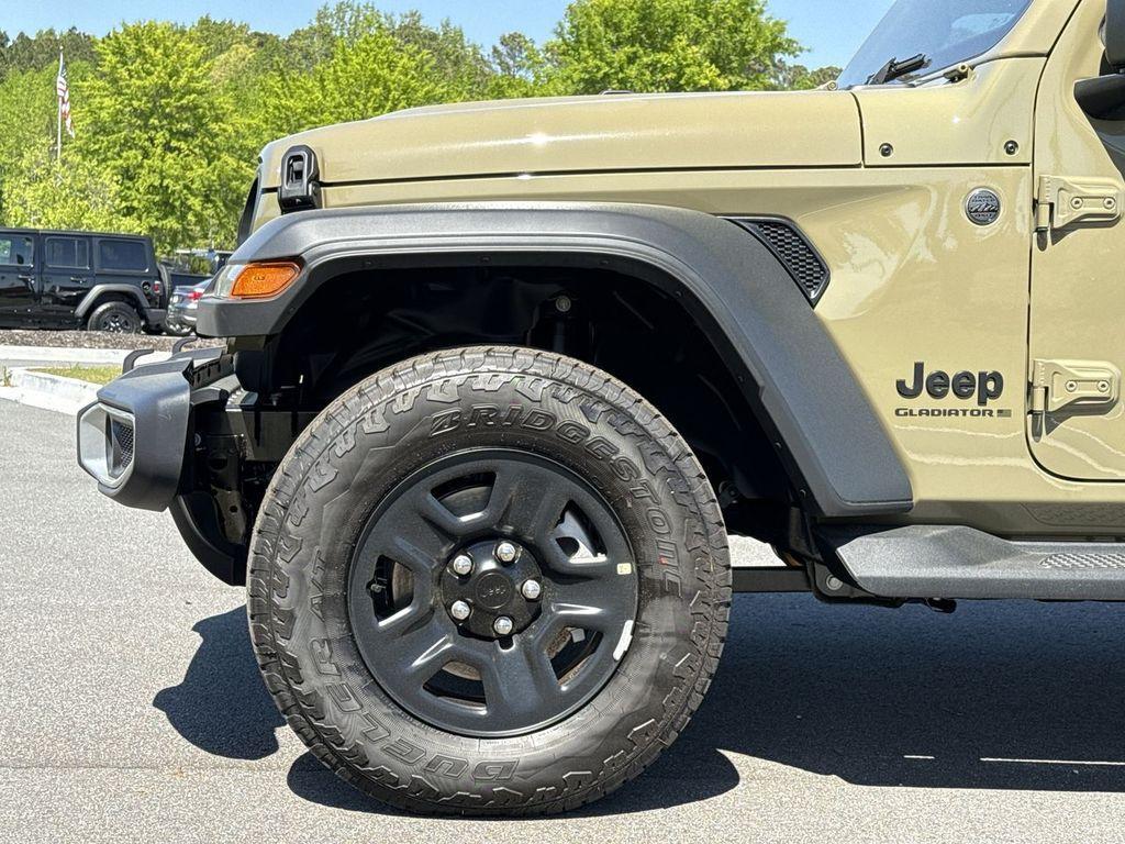 new 2025 Jeep Gladiator car, priced at $41,389