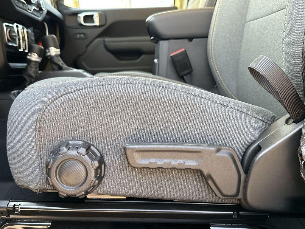 new 2025 Jeep Gladiator car, priced at $38,139