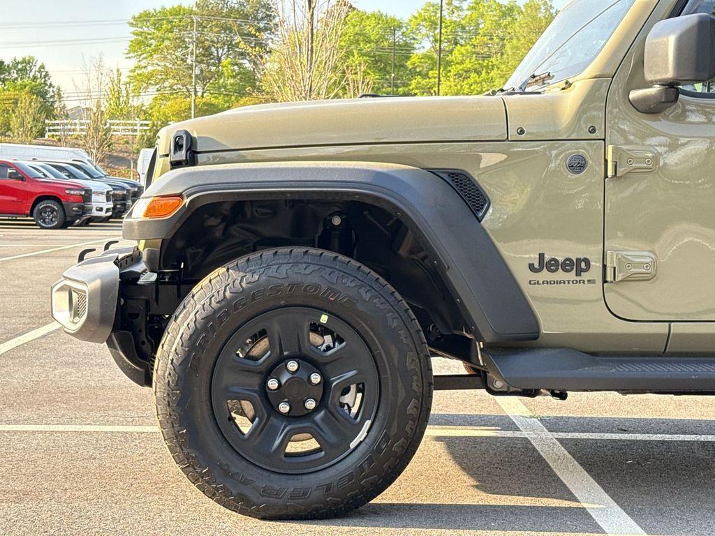 new 2025 Jeep Gladiator car, priced at $38,139