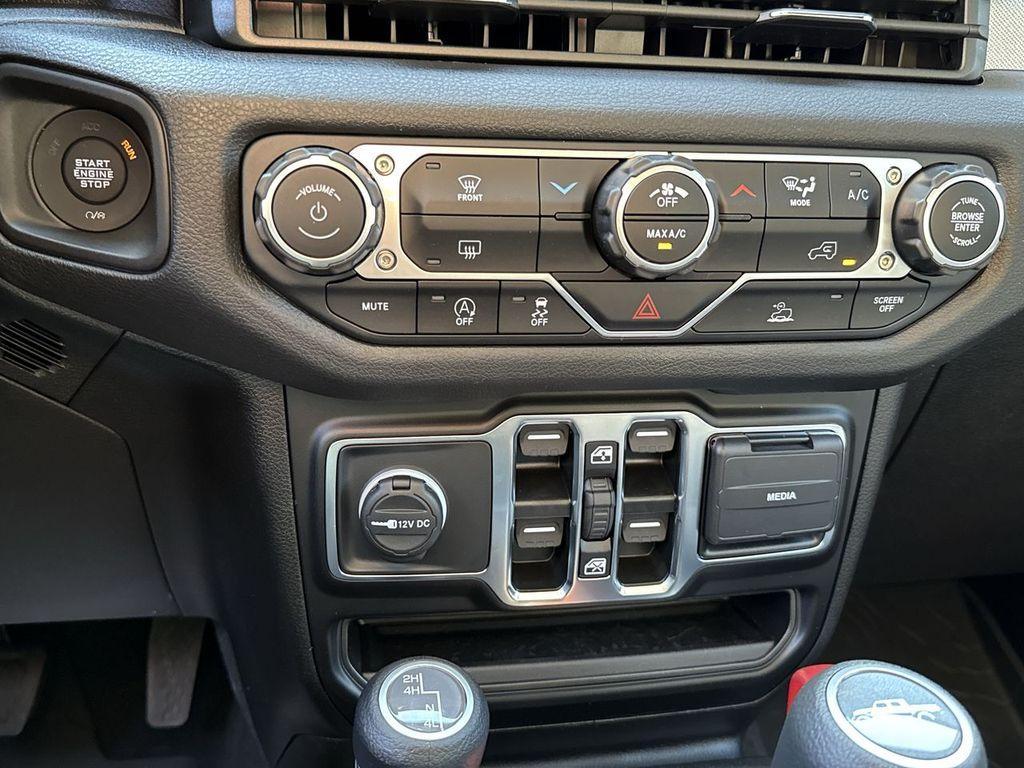 new 2025 Jeep Gladiator car, priced at $38,139
