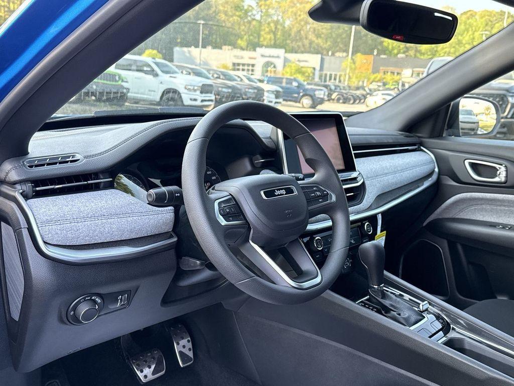 new 2025 Jeep Compass car, priced at $27,584