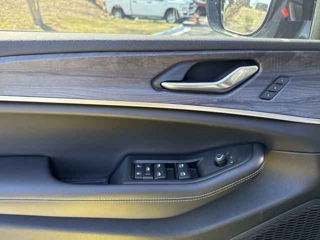 new 2025 Jeep Grand Cherokee car, priced at $49,355
