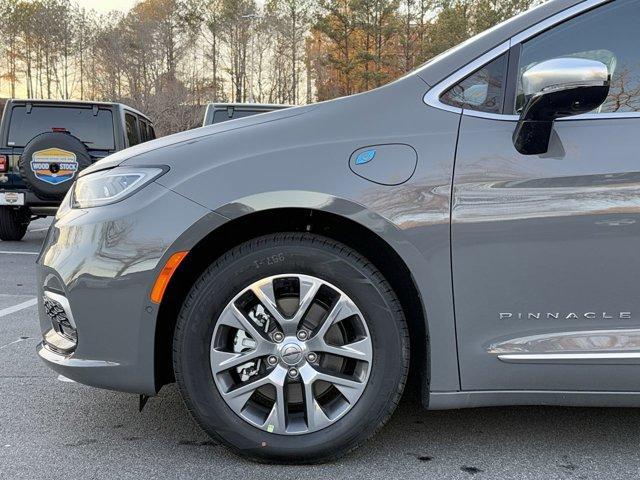 new 2025 Chrysler Pacifica Hybrid car, priced at $54,975