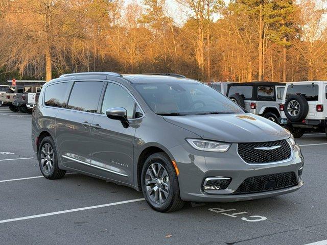 new 2025 Chrysler Pacifica Hybrid car, priced at $54,975