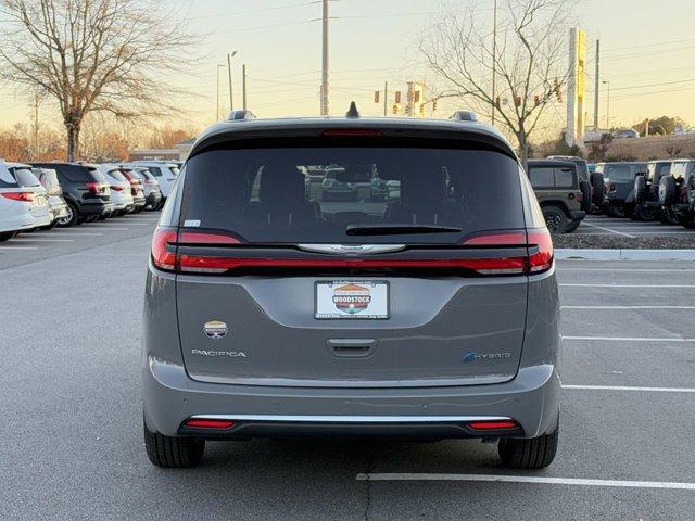 new 2025 Chrysler Pacifica Hybrid car, priced at $54,975