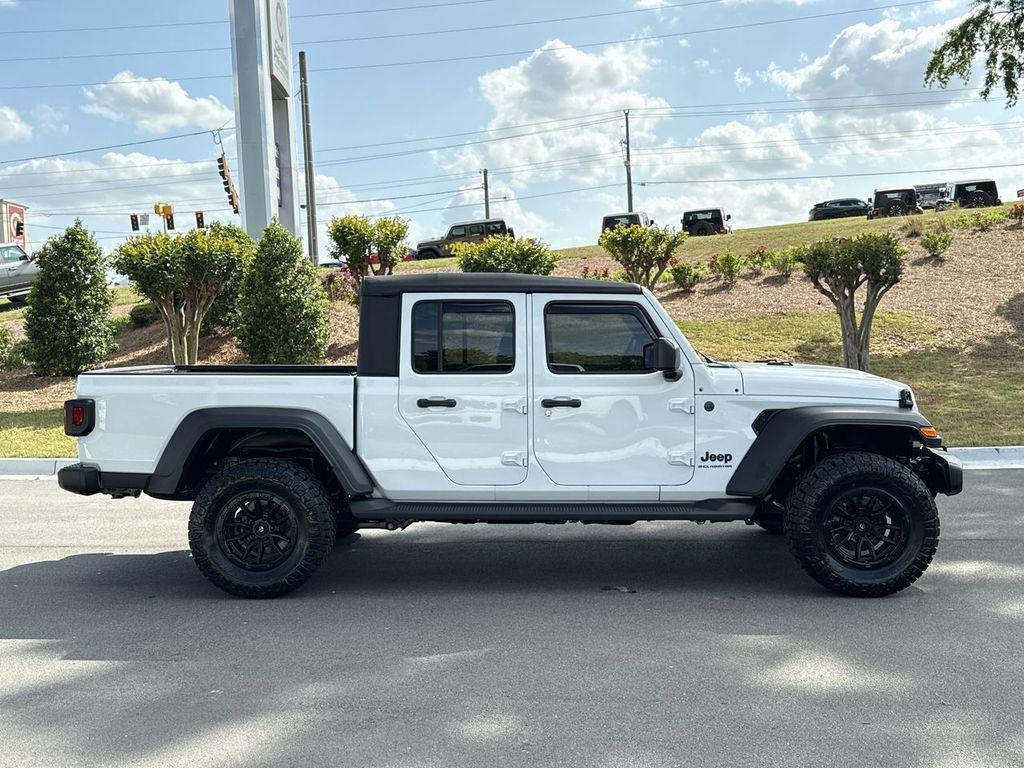 new 2025 Jeep Gladiator car, priced at $37,004