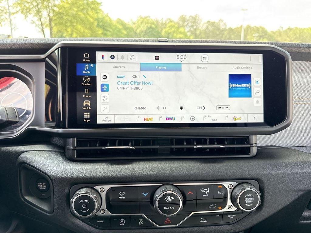 new 2025 Jeep Gladiator car, priced at $37,004